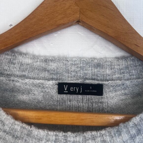 Very J Soft Knit Sweater Side Snaps Pullover Neutral Minimalist Basic Size Small - Picture 5 of 10